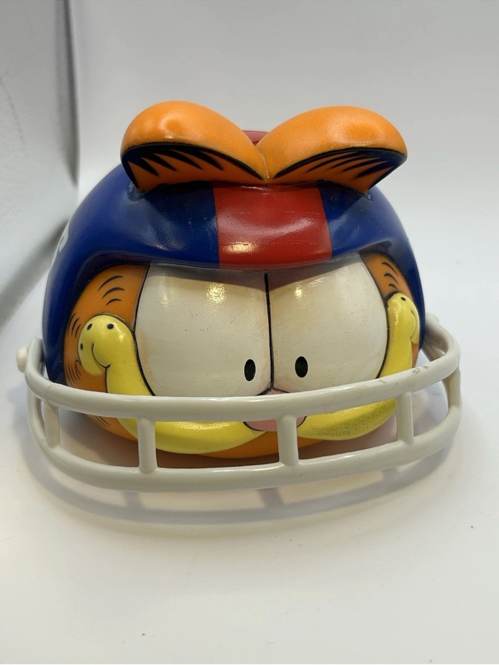 Garfield Giants Football plastic bank - Missing stopper